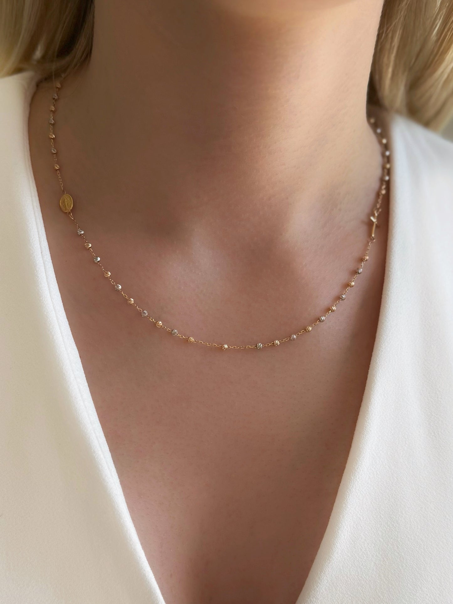 Zlatna ogrlica krunica Love