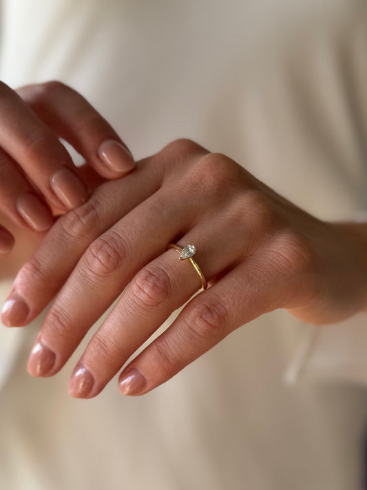 Zlatni prsten s dijamantom Suza 0,31ct VS1