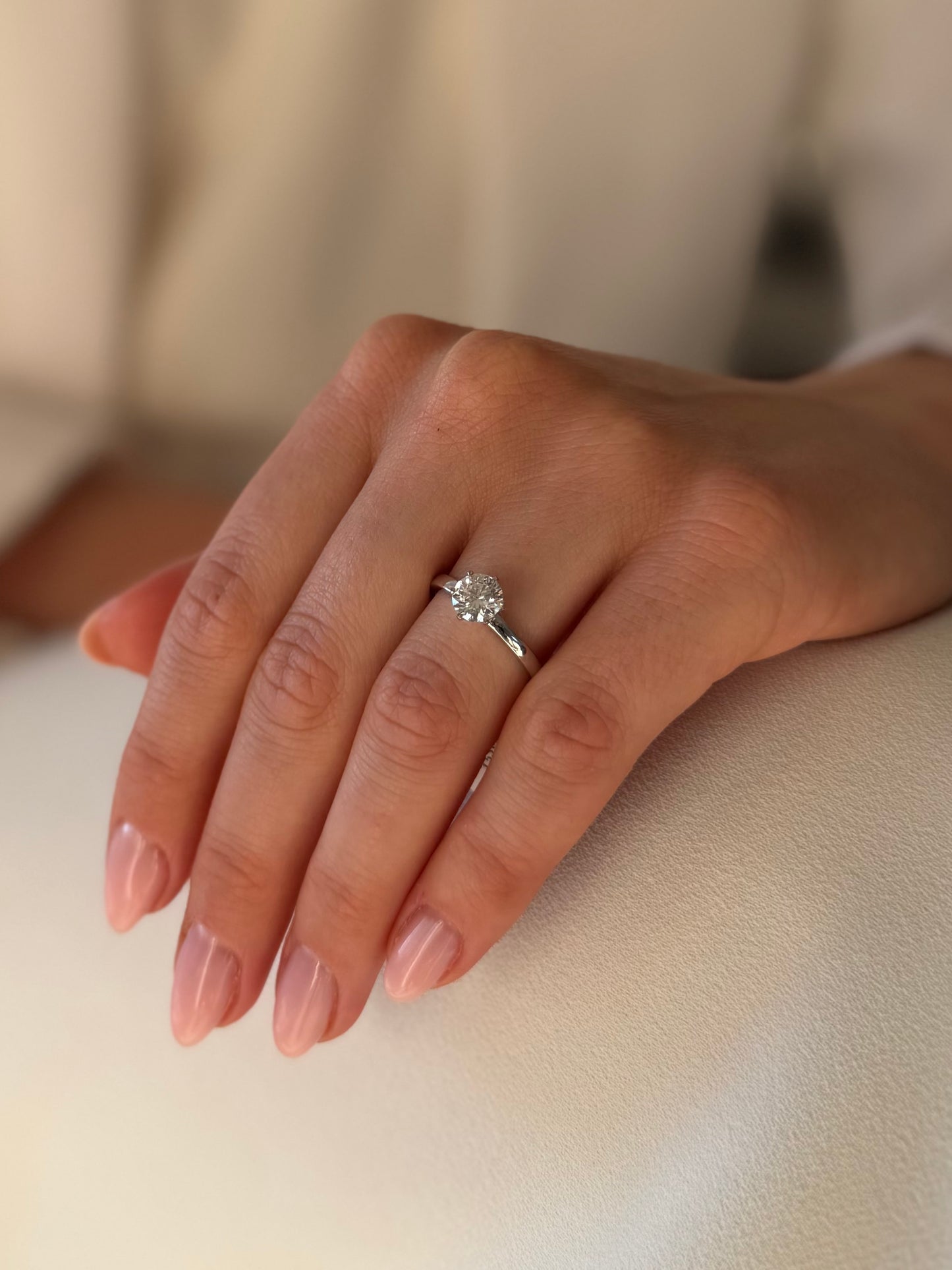 Bijelo zlato zaručnički prsten s Lab. Dijamantnom 1,06ct