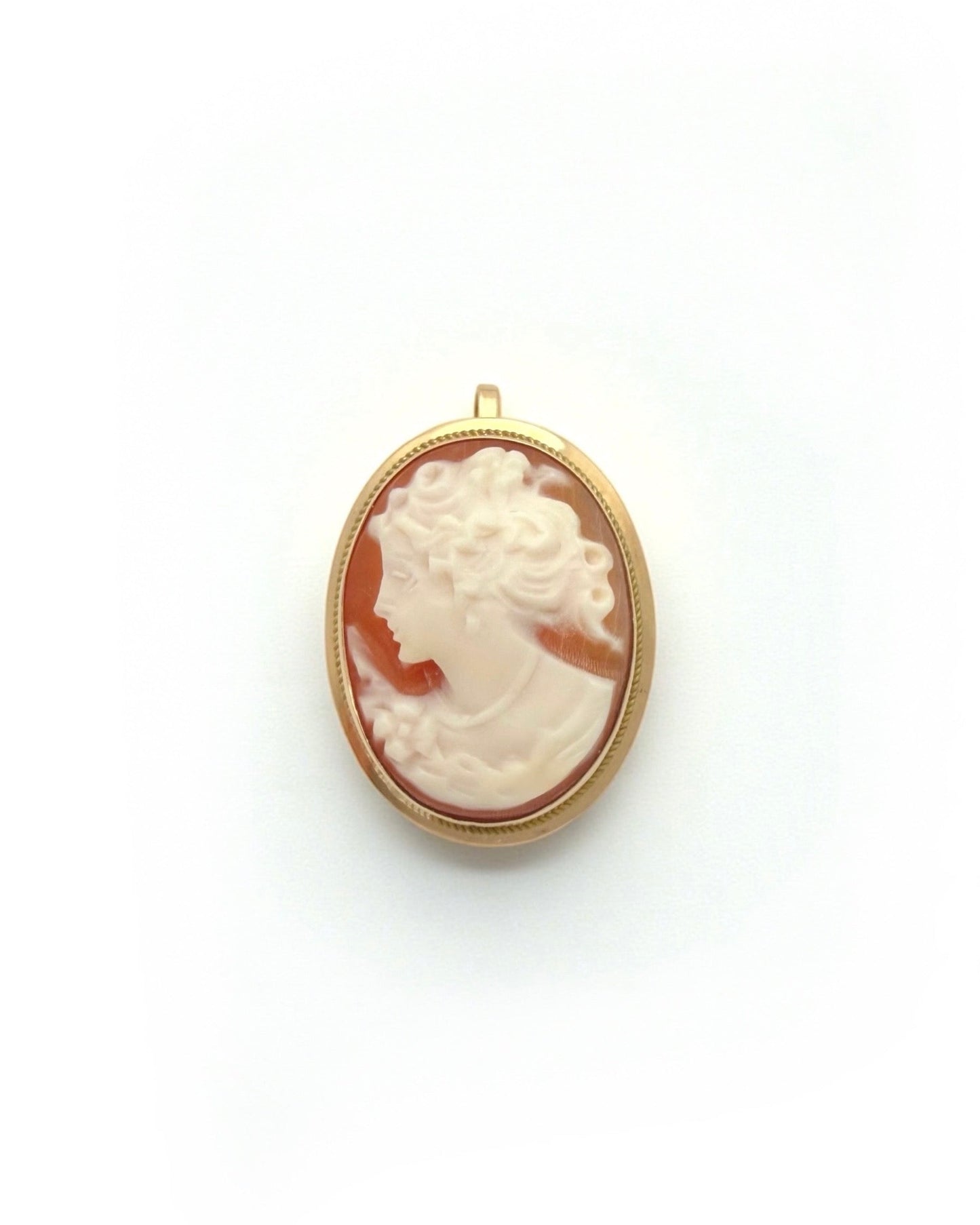 Zlatni privjesak i broš Kamea