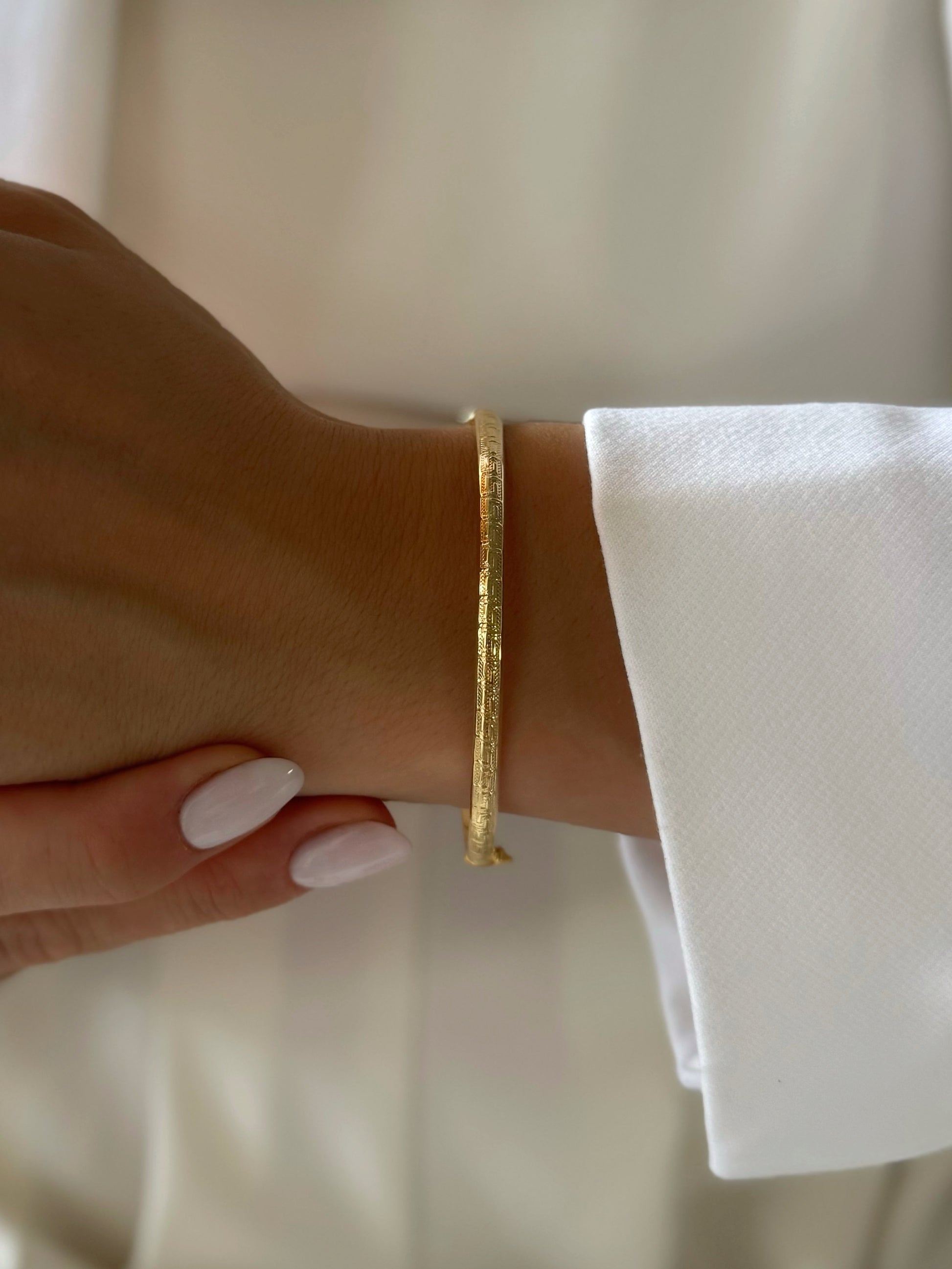 Zlatna kruta narukvica Silent Elegance-Zlatarna Vitić