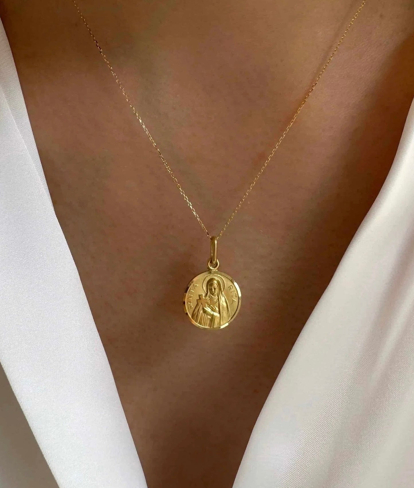 Zlatni privjesak Sv. Rita 15mm-Zlatarna Vitić