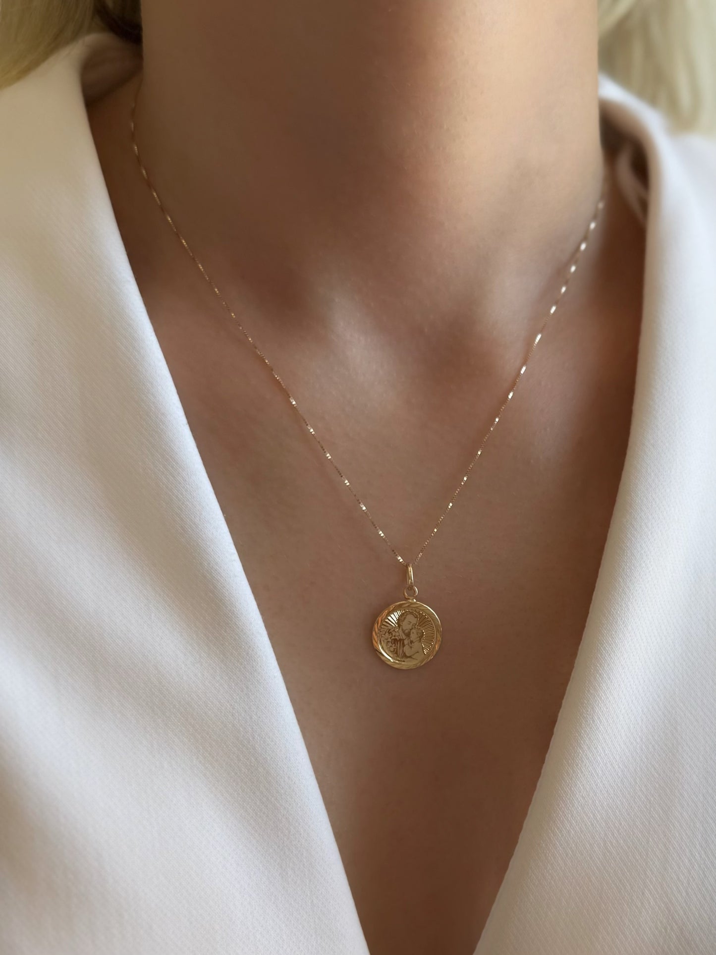 Gold pendant St. Joseph