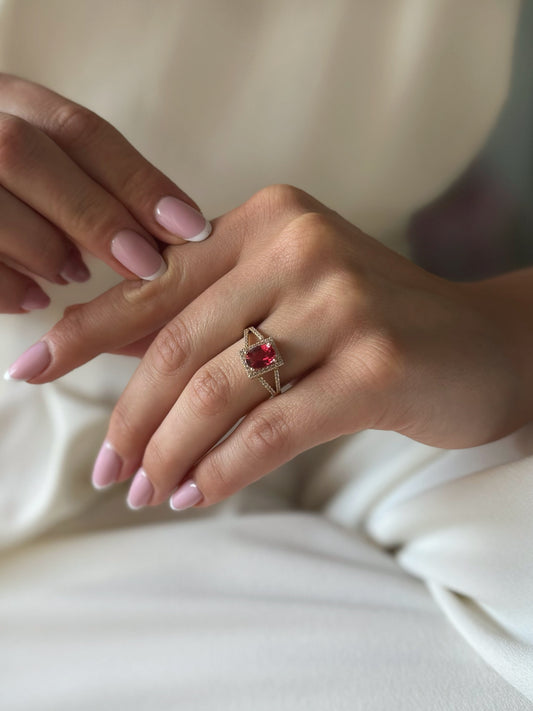 Zlatni prsten Ruby Shine