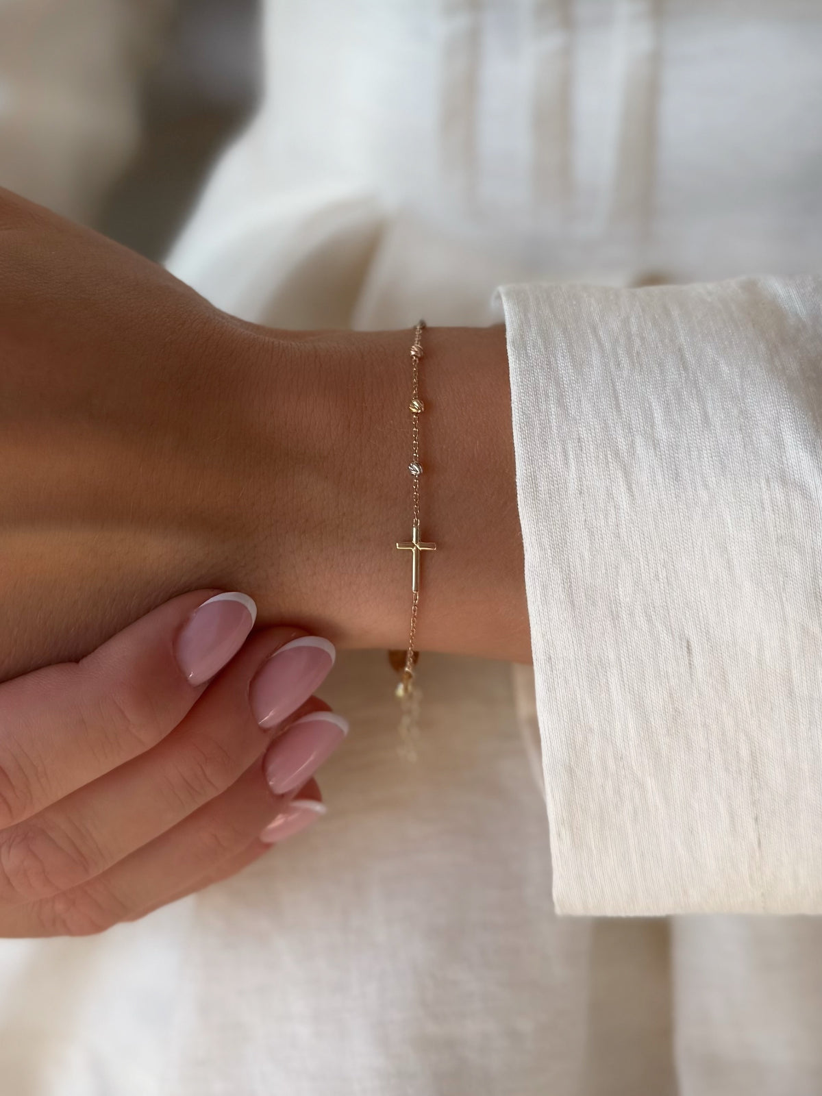 Zlatna narukvica krunica Faith in Gold