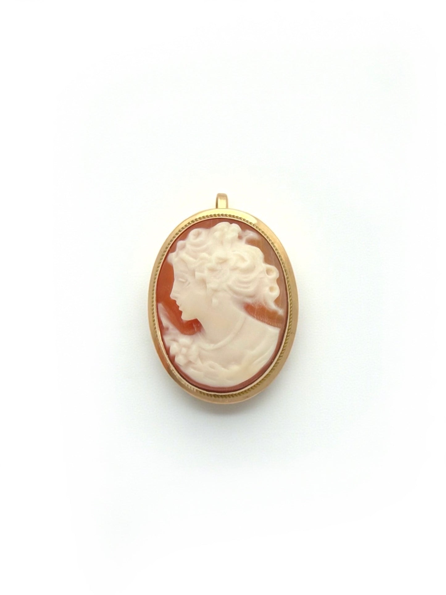 Zlatni privjesak i broš Kamea