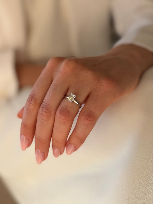 Bijelo zlato zaručnički prsten s Emerald 1,01ct Lab. Dijamantom