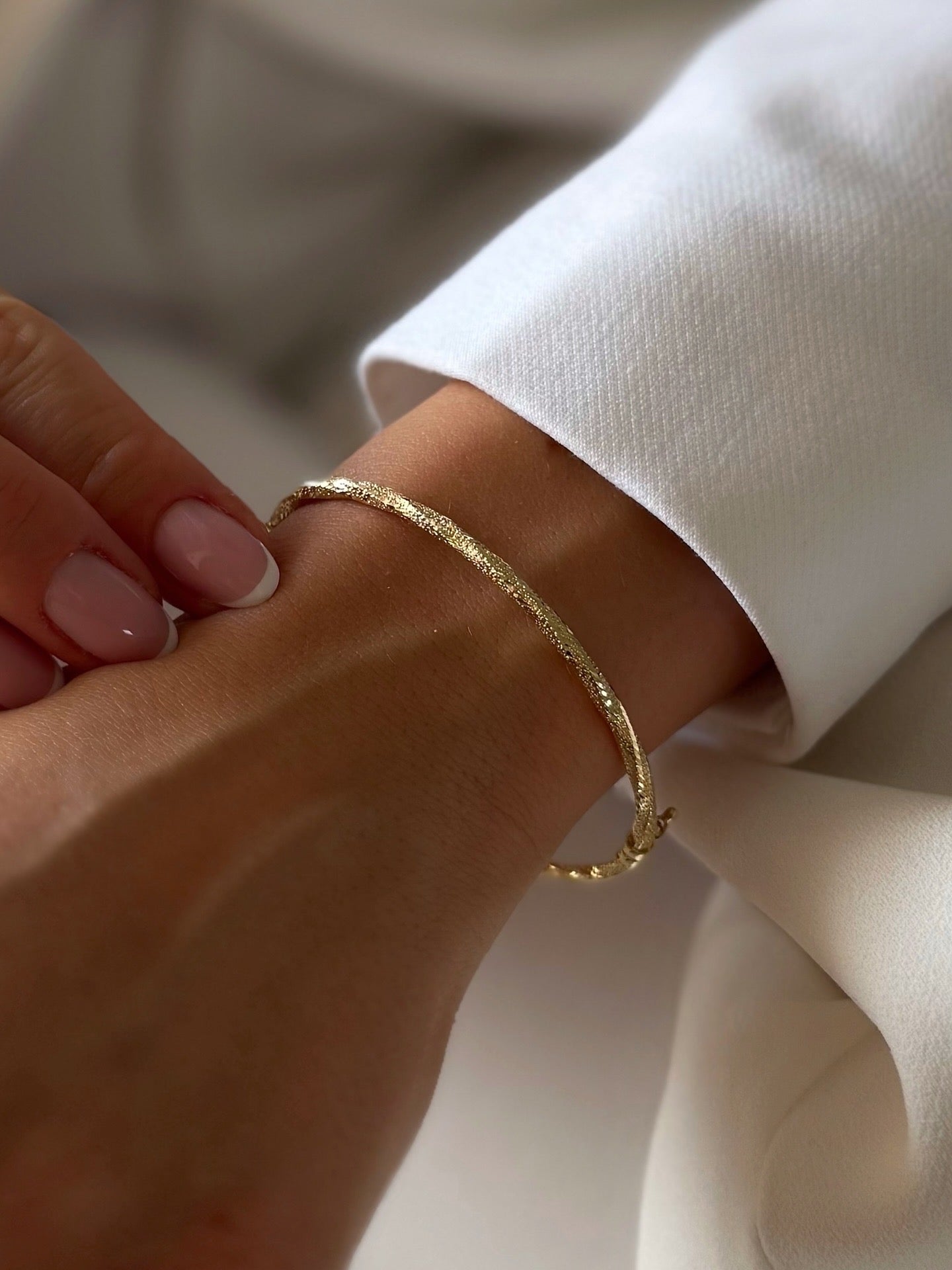 Zlatna kruta narukvica Aura-Zlatarna Vitić