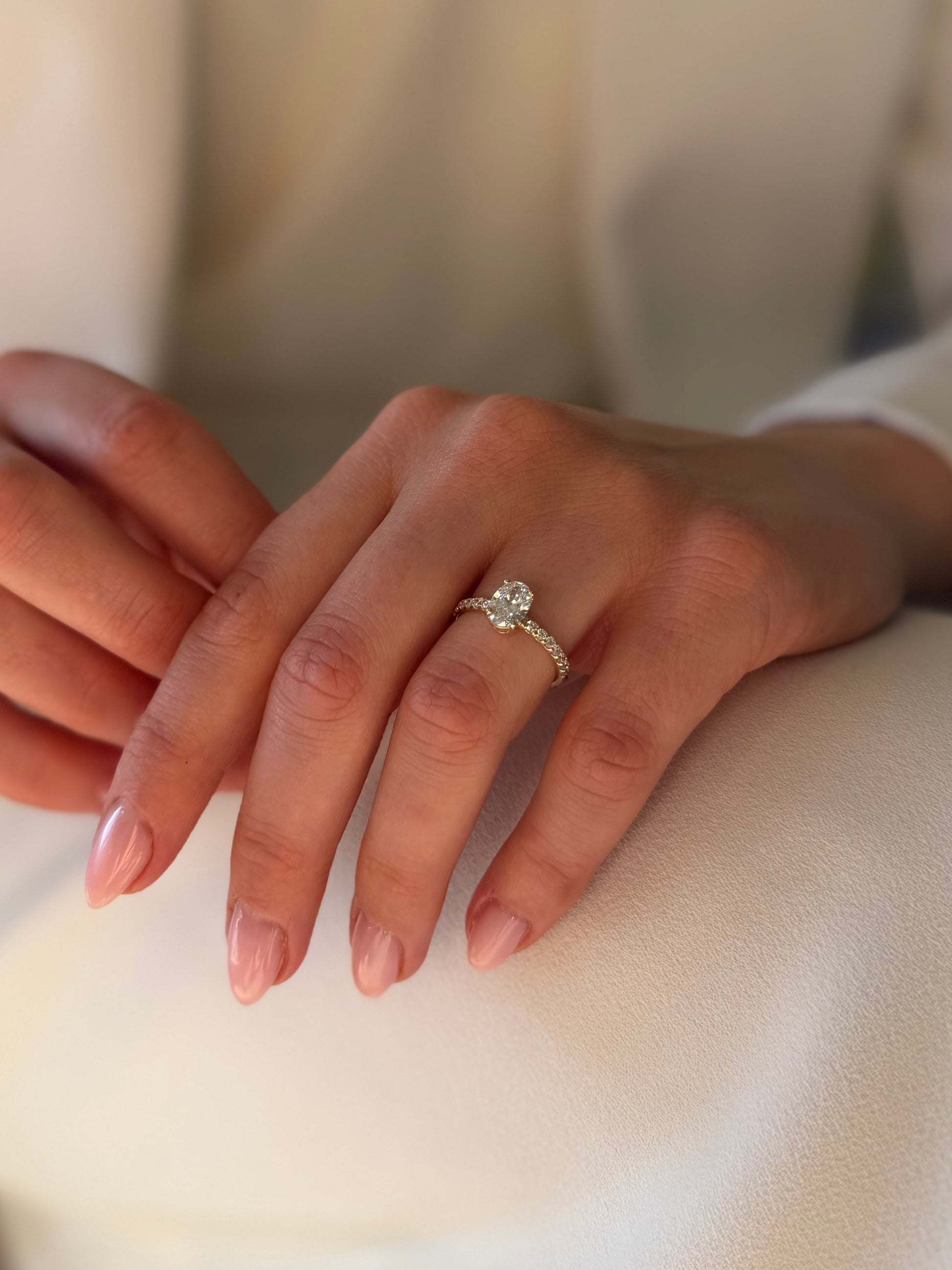 Zlatni zaručnički prsten s laboratorijskim dijamantom-Zlatarna Vitić